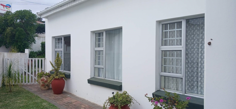 3 Bedroom Property for Sale in Fraaiuitsig Western Cape